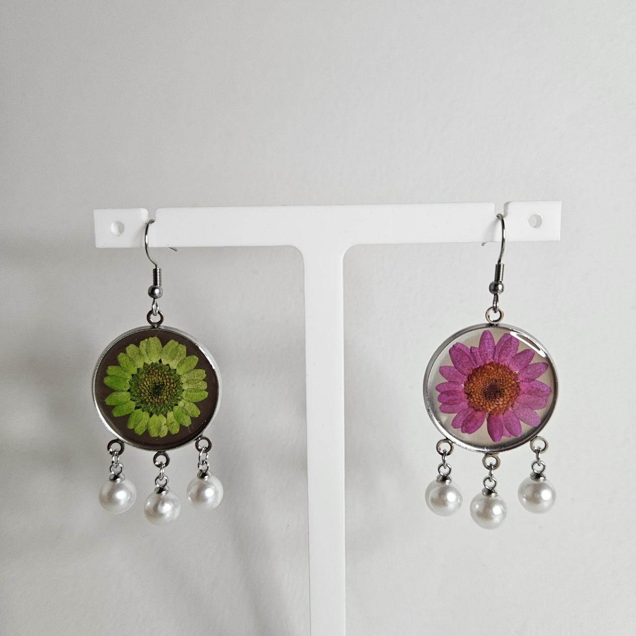 handmade circle drop with REAL flowers and chained pearls hook earrings